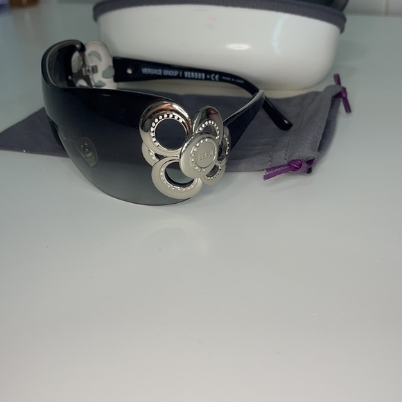 Versus - Versace Group Sunglasses - Picture 3 of 13
